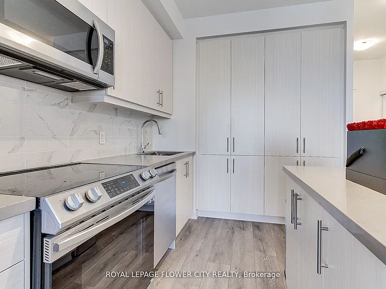 95 Oneida Cres #2305 — Photo 24