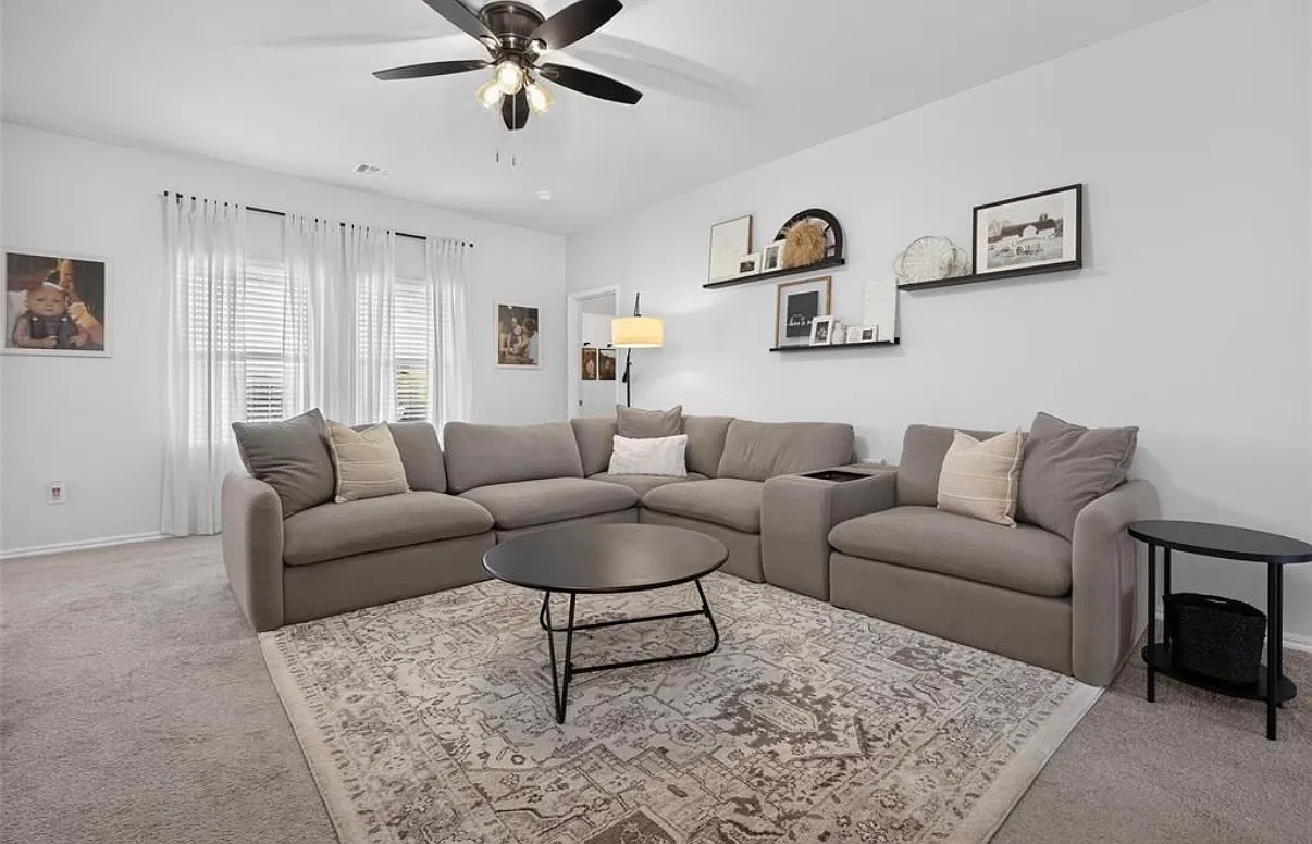 3 bed, 1407 sqft, $1,750 — Photo 3