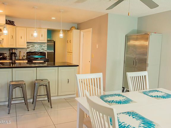 5th image of 9015 W CLARENDON Avenue