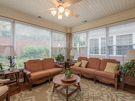 2nd image of 2060 Woodberry Run Dr