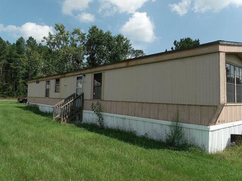 1st image of 413 Oaks Dr