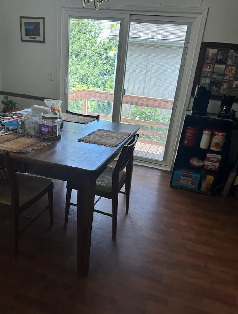 Newly Remodeled 3 Bedrrom Move-In Ready! — Photo 2