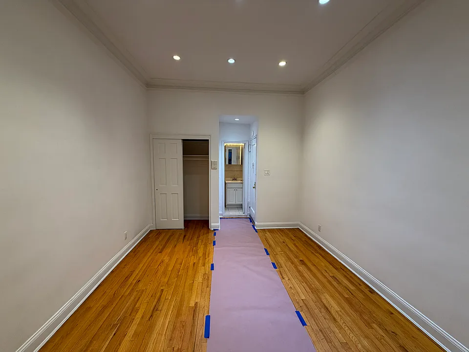 Building Photo 3