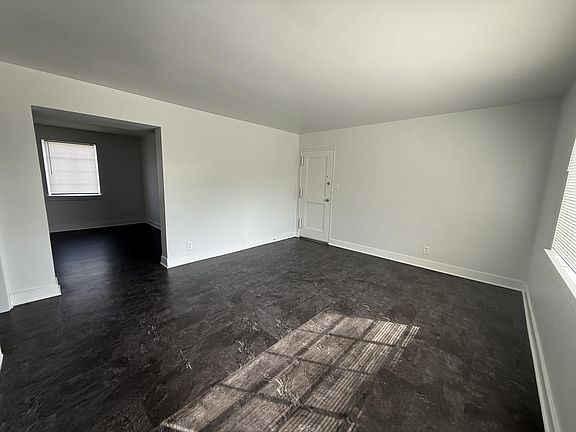 3rd image of 2331 Memorial Ave SW #10
