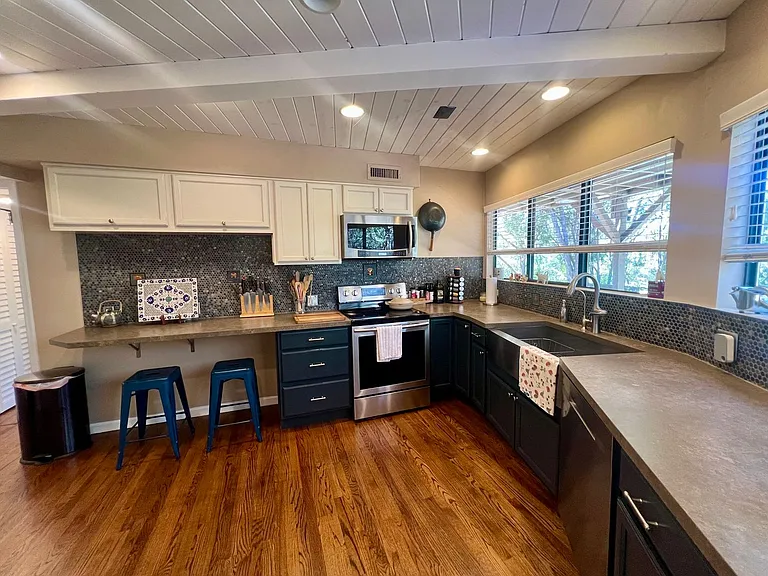 335 Foothills South Dr — Photo 56