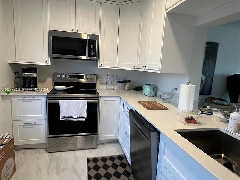 1000 NE 14th Ave #408 — Photo 2