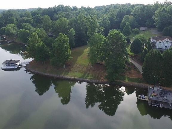 3rd image of 130 Waterside Dr #271