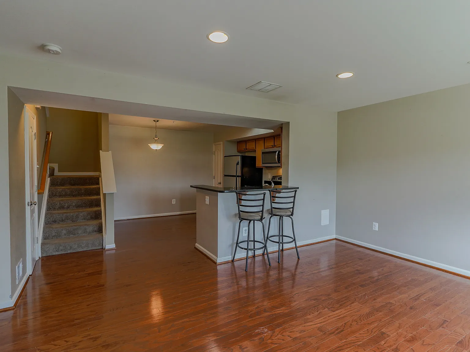 3 bed, 2.5 bath, 1620 sqft, $2,600 — Photo 3