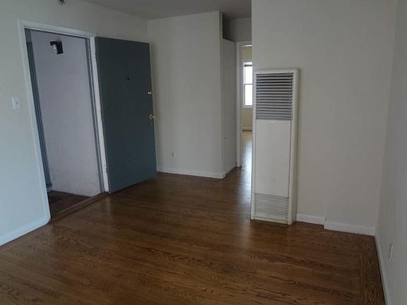 4th image of 2921 Taraval St APT 1