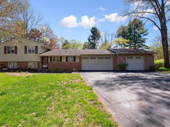 3958 Napier Rd, Canton, MI 48187