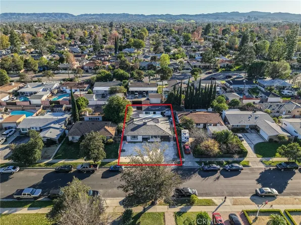 20422 Schoenborn St, Winnetka, CA 91306