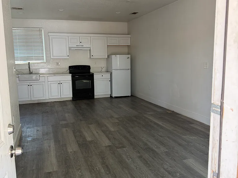 327 Linden St #2 — Photo 2