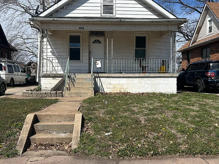 2345 Iowa St — Photo 53