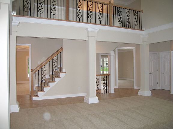 3rd image of 7849 Honeysuckle Dr