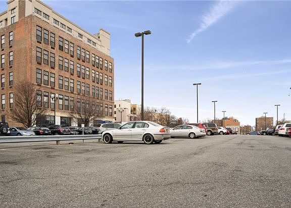 5th image of 155 Centre Ave APT 4C