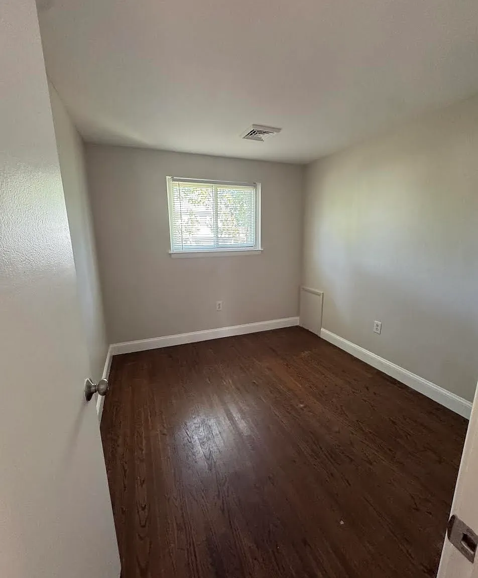 4 bed, 1592 sqft, $3,100 — Photo 4