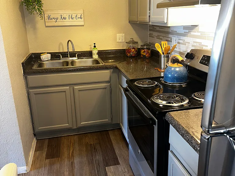 SAN MARCOS APARTMENTS — Photo 6