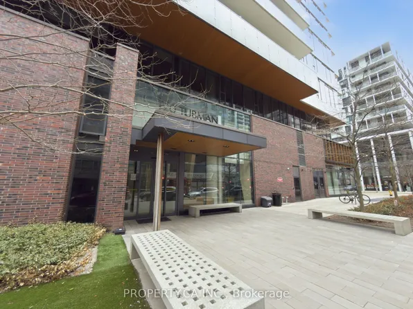 20 Tubman Ave #2005, Toronto, ON M5A 0M8