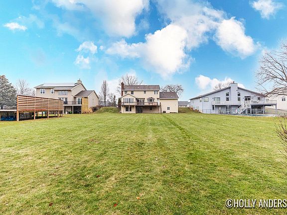 4th image of 8674 Cedar Lake Dr