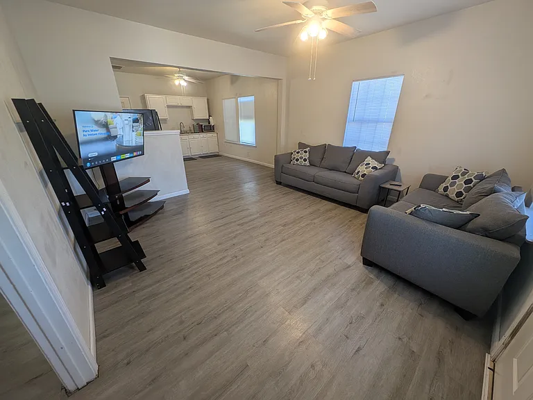 1335 Jewett St #1 — Photo 10