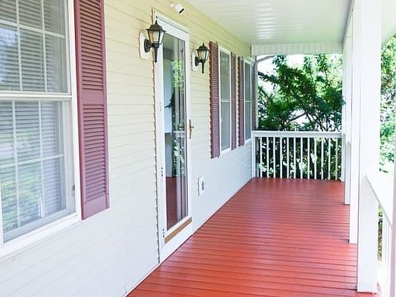 3rd image of 300 Moonlite Ave