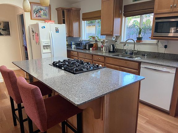 2nd image of 703 38th Ave