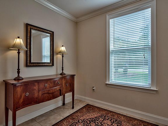5th image of 317 Antiqua Way