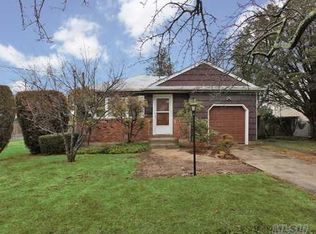 524 5th St, East Northport, NY 11731