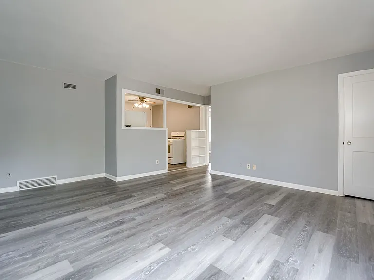 7419 Lamar Ave — Photo 6