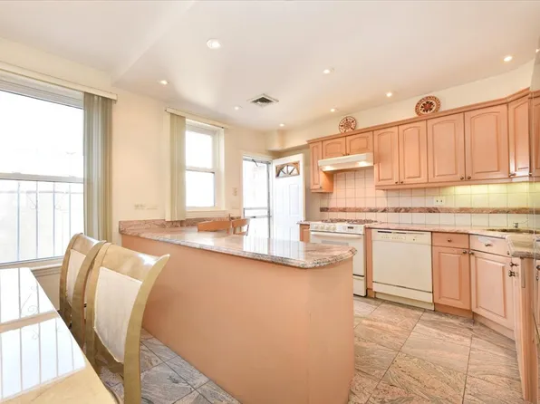 33-16 24th Avenue image 18 of 41