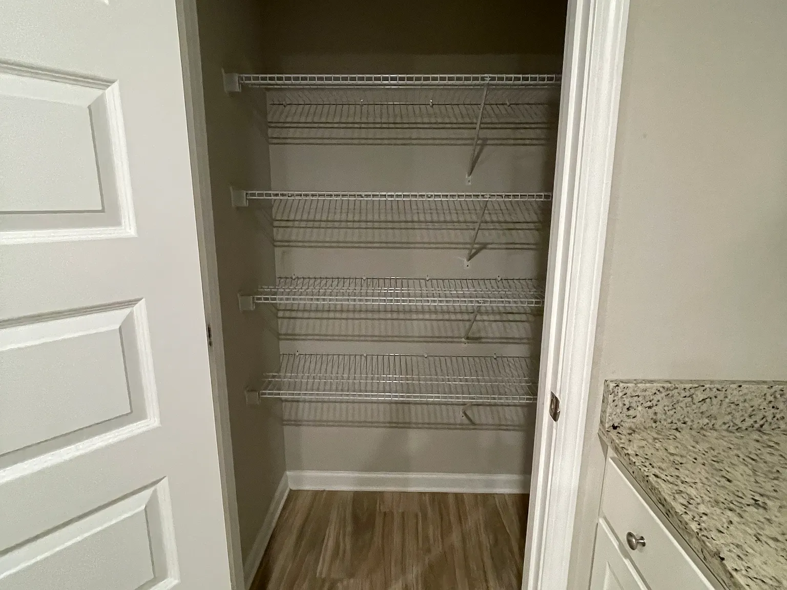 4 bed, 1915 sqft, $2,500 — Photo 3