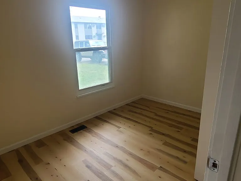 3527 N Erie St — Photo 7