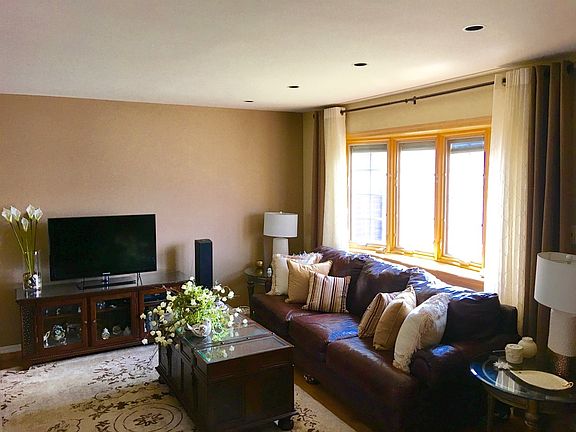 5th image of 273 Leverett Ave