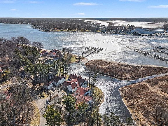 3rd image of 16840 Landing Dr