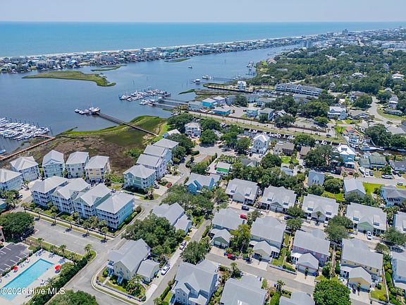 3rd image of 1519 Island Marina Drive