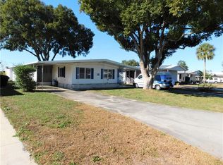 5251 Mohawk St, Zephyrhills, FL 33542