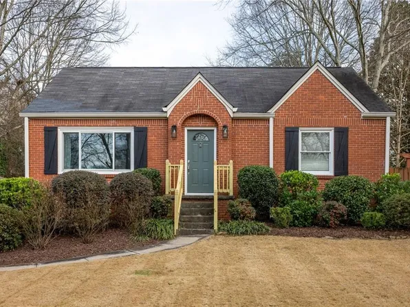 1096 Walker Dr, Decatur, GA 30030