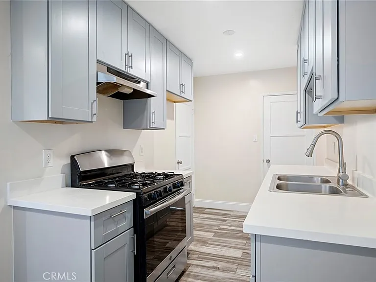 2930 Fairmount Ave #B — Photo 2