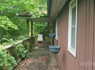 31 Samuel Ln, Candler, NC 28715