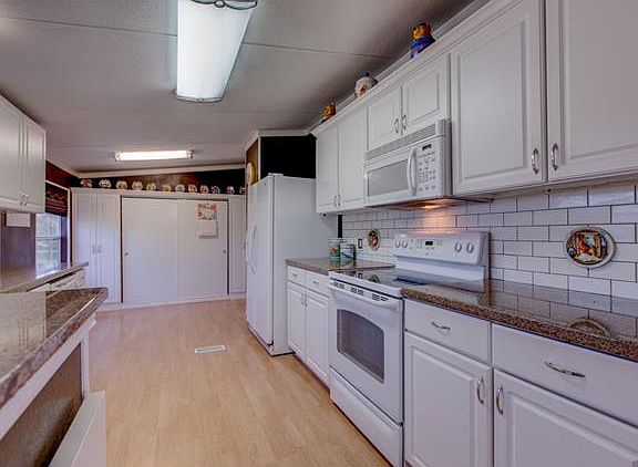 4th image of 412 Homecrest Dr