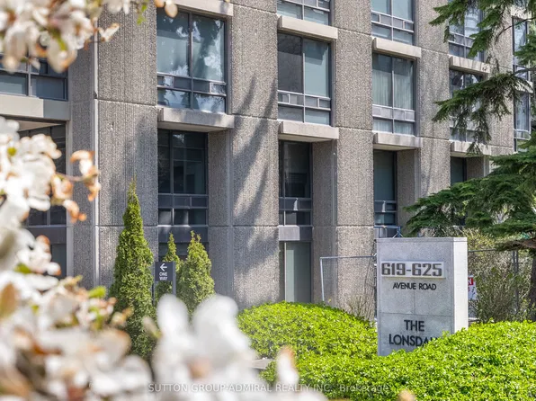 619 Avenue Rd #1404, Toronto, ON M4V 2K6