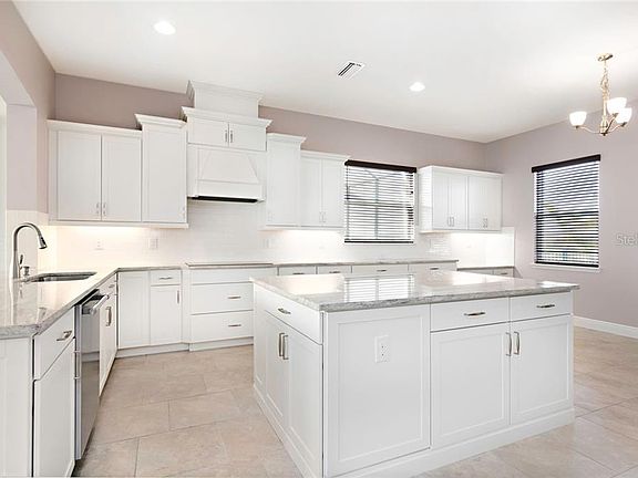 5th image of 4765 Vasca Dr