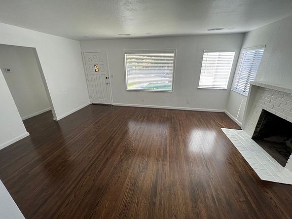 3rd image of 279 Madrone St