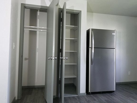5th image of 203 Clairmont Ct #2