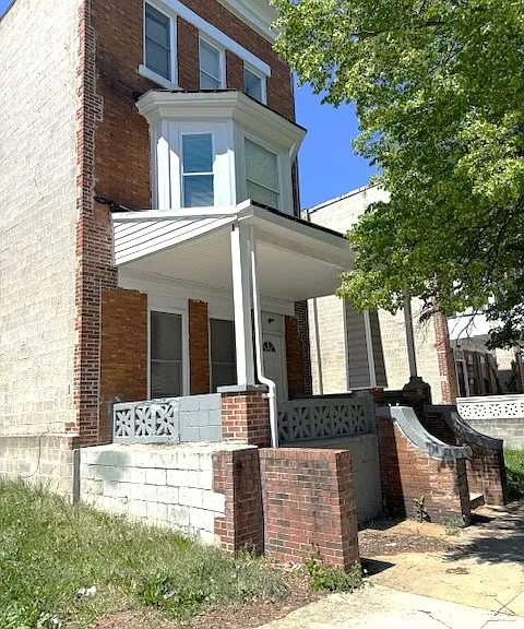 2402 Lakeview Ave #2 — Photo 3