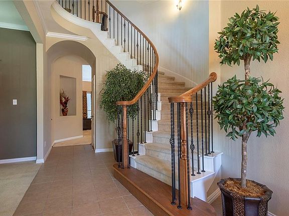 3rd image of 2040 Meadow Park Dr