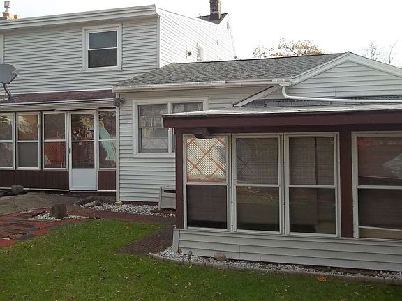 3rd image of 146 Dartmouth St