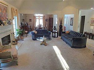 4th image of 6 Ashby Ct