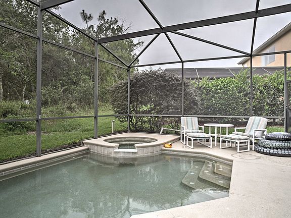 Pool & Spa