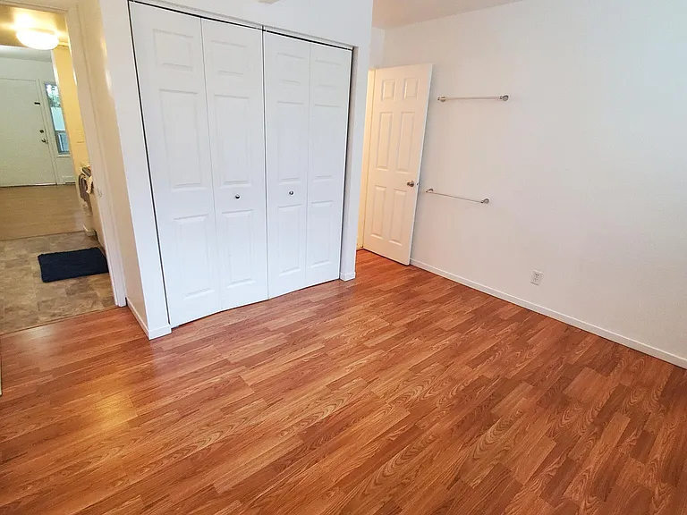 4708 22nd Ave NE #15 — Photo 6